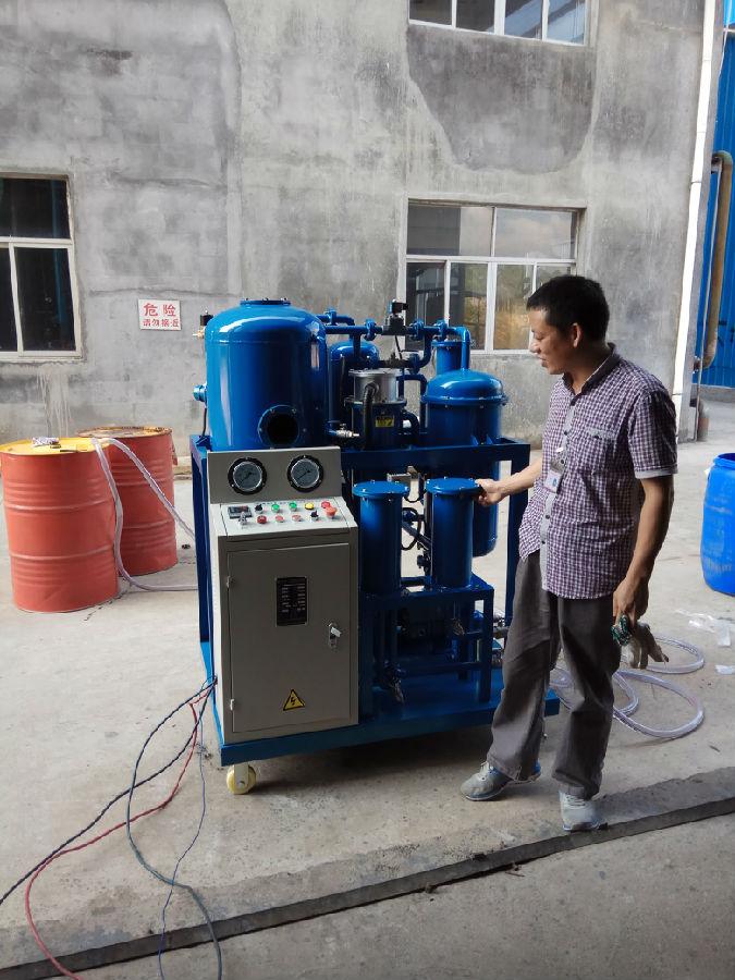 凱潛濾油機(jī)客戶使用現(xiàn)場.jpg